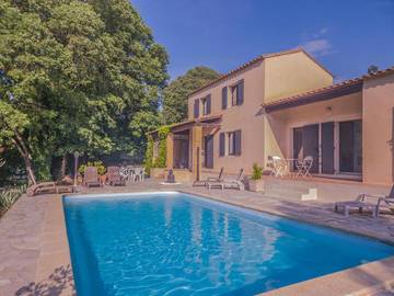 Cottage pour 8 personnes, avec jardin ainsi que piscine et vue à Collias