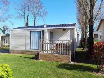 Gîte pour 6 personnes, avec jacuzzi ainsi que jardin et piscine à Balleroy