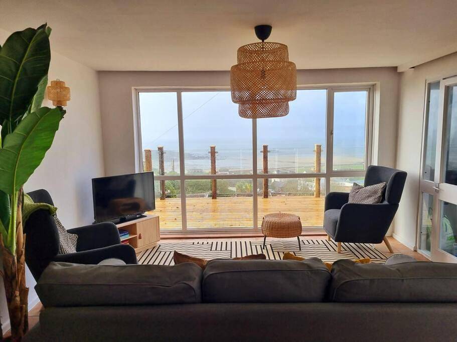 Three-Bedroom House in Marazion, Cornwall