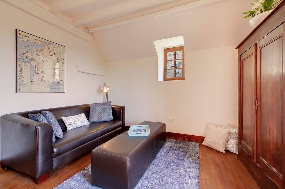 Luxury Cottage Next to Medieval Castle with Stunning Valley Views! in Beynac-et-Cazenac, Périgord Noir