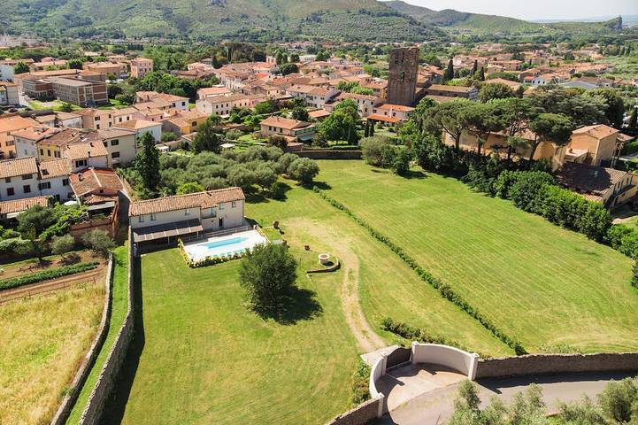 Piscina Privata -Agriturismo Fattoria La Pieve- Villa Nerino 8 km da Pisa in Calci, Pisa e dintorni