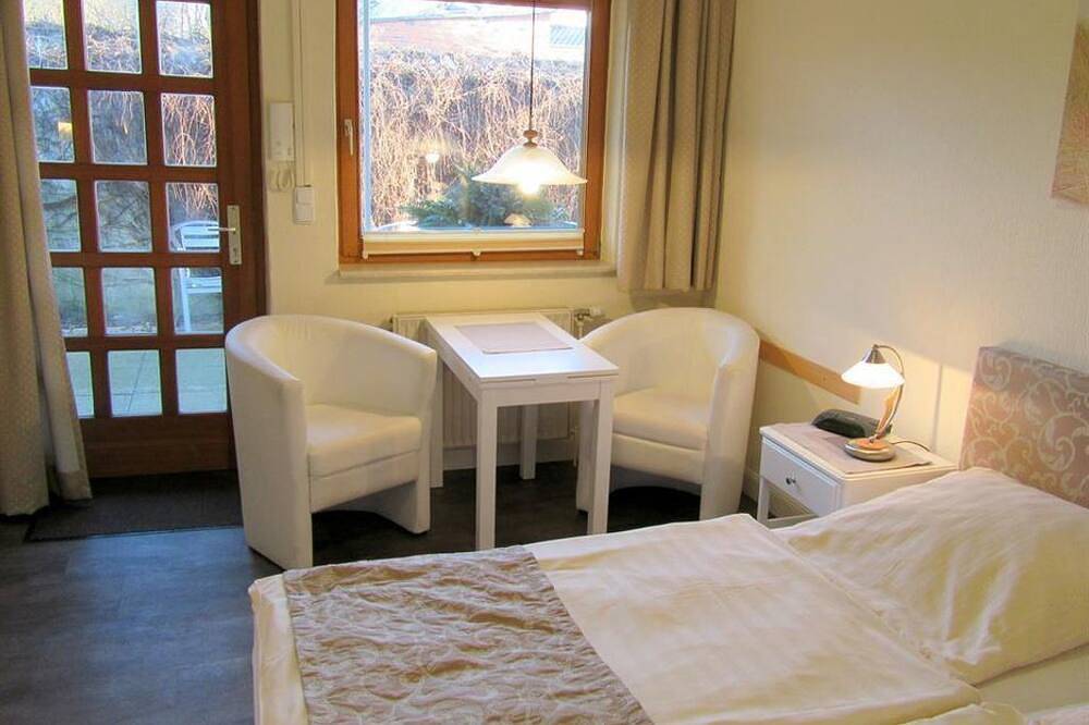 Ganze Wohnung, Ferienwohnung 4 - Altes Schulhaus in Bad Schwartau, Ostholstein