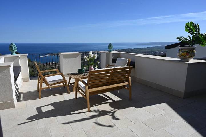 Casa vacanza per 5 persone, con Balcone e Terrazza nonché Giardino e Panorama a Castelmola