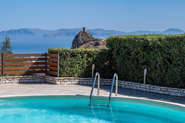 Villa per 6 persone, con piscina e panorama nonché giardino a Scopello (Sicilia)