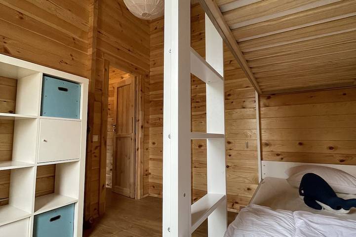 Small wooden house on the edge of the forest in Hourtin, Lesparre-Médoc region