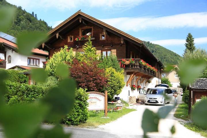 BnB für 3 Personen, mit Terrasse und Garten sowie Ausblick in Ruhpolding