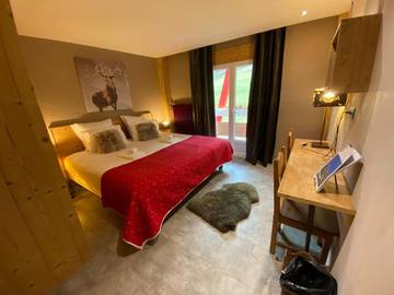 Gîte pour 8 personnes, avec terrasse ainsi que sauna et vue dans Lac de Montriond