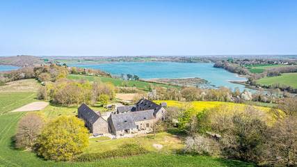 Hôtel pour 2 personnes, avec terrasse ainsi que jardin et vue à Plouër-sur-Rance