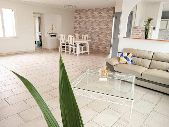 Location de vacances pour 6 personnes, avec Terrasse et Jardin à Échillais