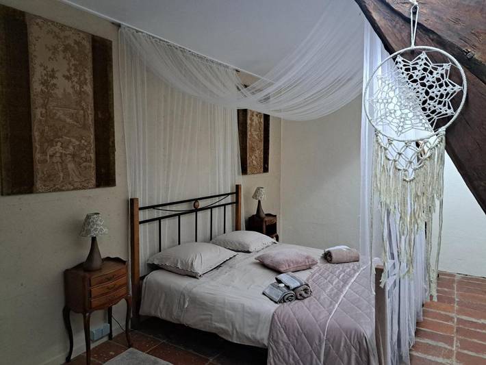 Camping pour 5 personnes, avec jardin et terrasse ainsi que vue et piscine