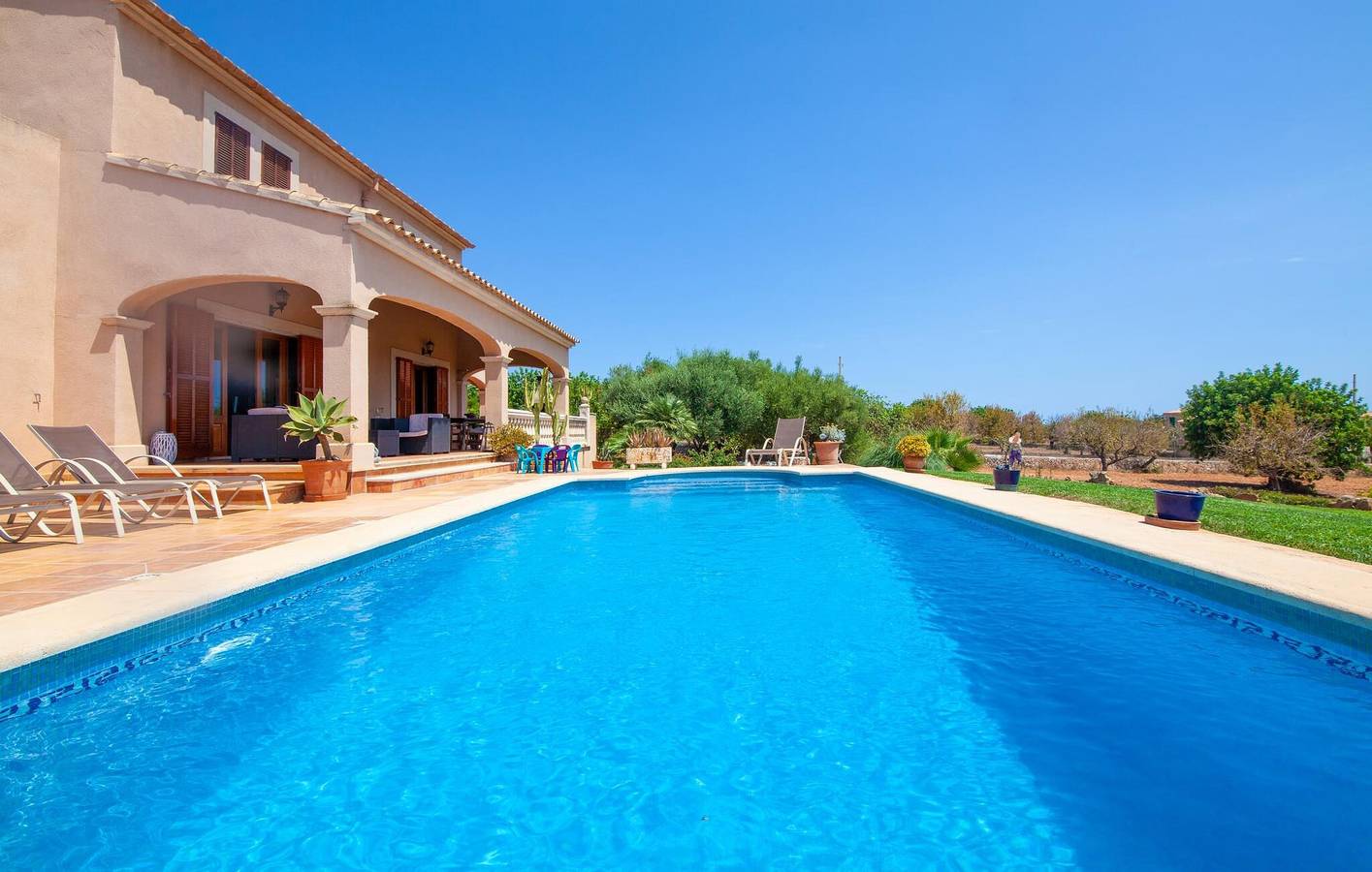 Appartement vue mer avec piscine et terrasse près de s'Horta in Cala d'Or, Santanyí
