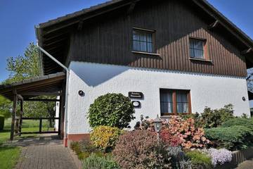 Ferienwohnung für 3 Personen, mit Terrasse und Garten in Wahlrod