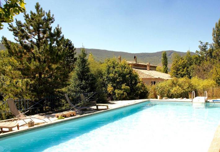 Maison d’hôte pour 15 personnes, avec Terrasse et Jardin ainsi que Piscine et Vue