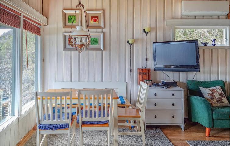 Ferienhaus für 6 Personen mit Terrasse in Lyngdal