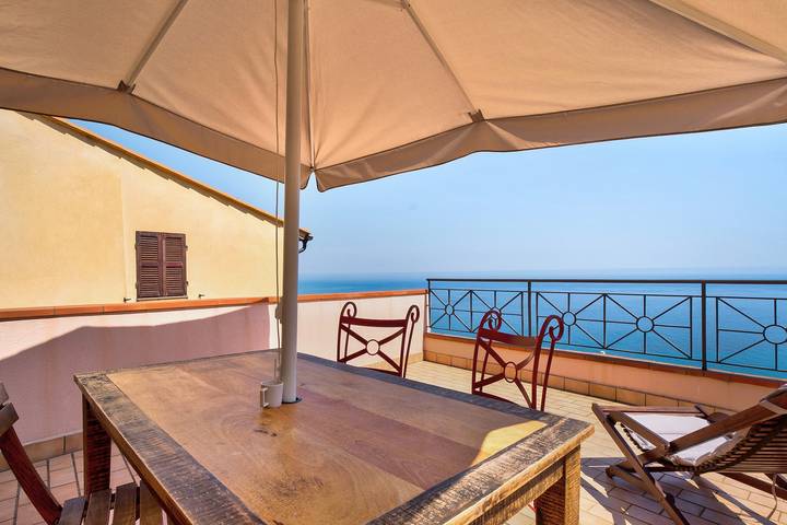 Vacation rental for 2 people, with Balcony in Ligurian Coast
