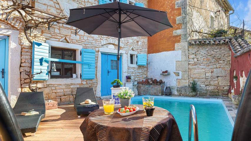 Ferienhaus für 4 Personen, mit Garten und Pool