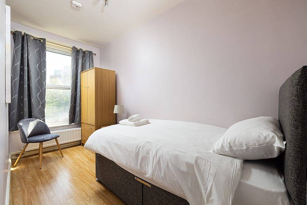 Entire apartment, Shepherd's Bush 4 renovated apartment for 4 people in Hammersmith and Fulham, London