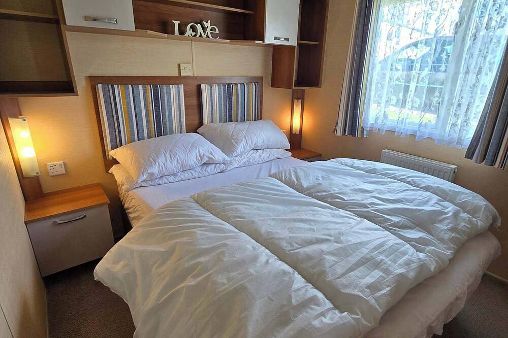 Littlesea Holiday Park - Cozy Retreat in Weymouth, Dorset