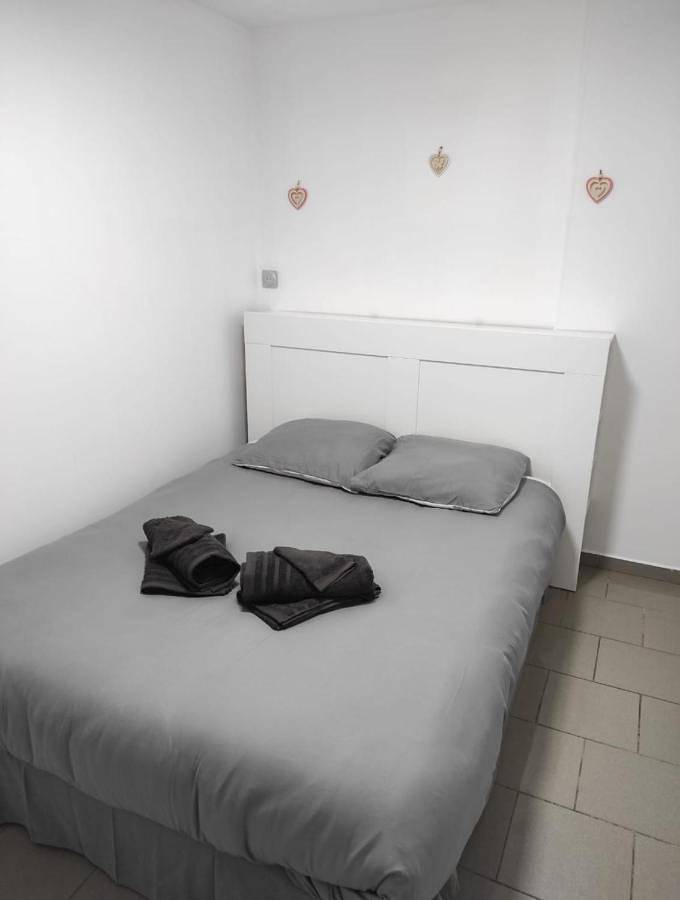 Appartement entier, Studio entier avec Wifi, Smart Tv, proche Douai in Sin-le-Noble, Département Nord