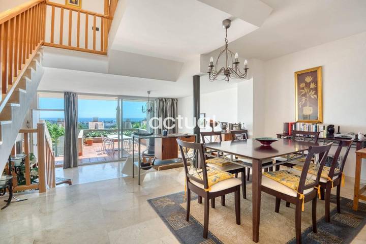 Ferienhaus für 6 Personen, mit Terrasse und Pool sowie Ausblick