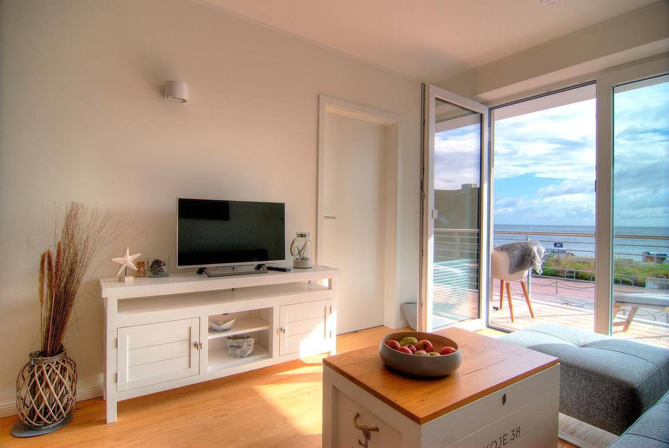 Ganze Wohnung, Meeresblick „ Koje 38“

Direkt am Sandstrand und am Meer gelegene Traumferienwohnung mit moderner, Rollstuhl geeigneter Ausstattung. Neben einem atemberaubenden Blick über die Ostsee bietet die "Koje 38" auch eine umfangreiche Ausstattung, reichlich Platz und eine schönen Balkon. in Hohwacht Strand, Hohwacht