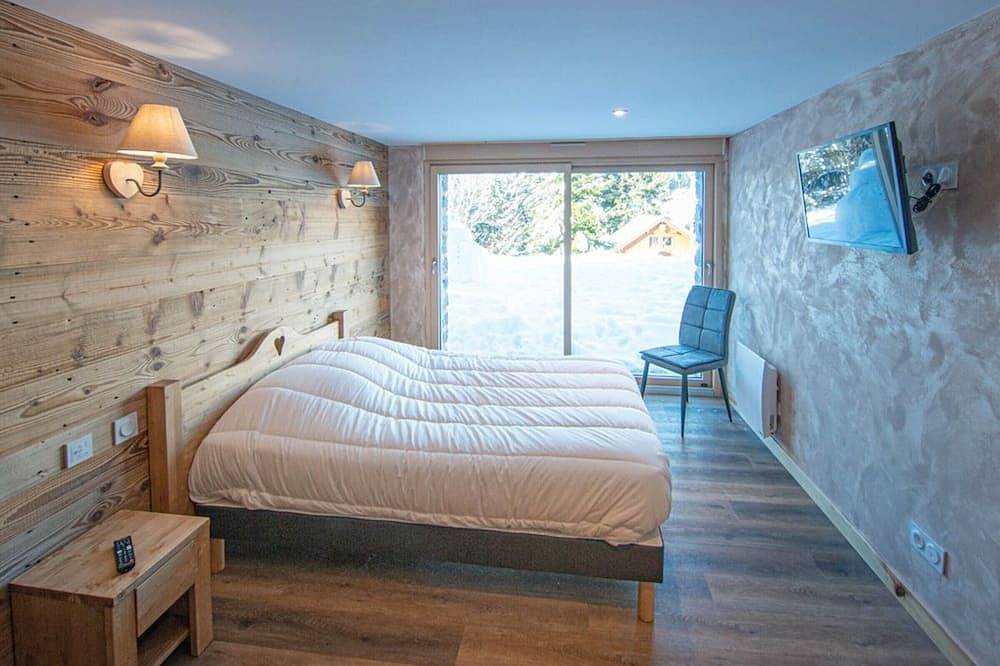 Spacious Chalet for 14 in Scenic Vosges – Spa, Games Room, Pet-Friendly in Ban-sur-Meurthe-Clefcy, Parc naturel régional des Ballons des Vosges