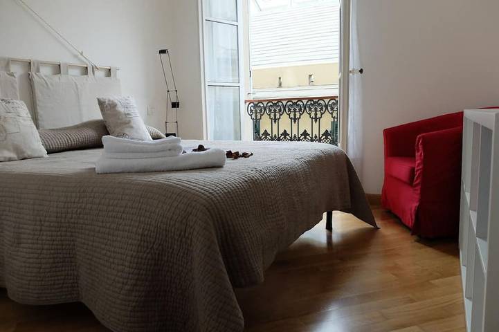 Appartamento intero, L' angolo di Luccoli in Genova (Città), Genoa