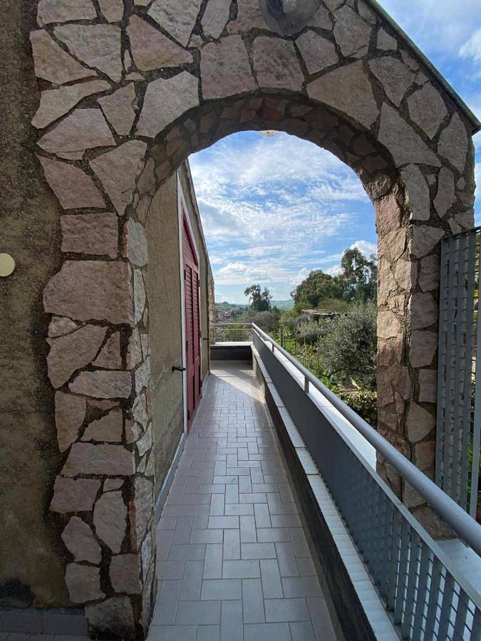 Gîte pour 3 personnes, avec Balcon et Terrasse ainsi que Jardin et Vue à Lercara Friddi - 3