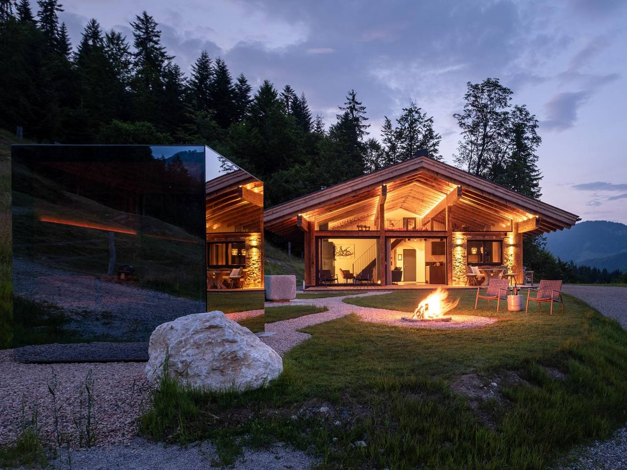 Luxus Chalet mit Naturschwimmteich und Sauna in Sankt Johann in Tirol, Bezirk Kitzbühel