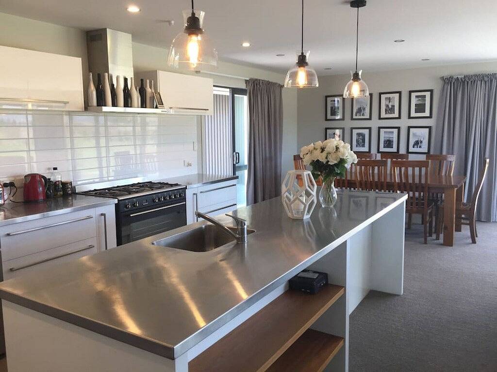 Big Sky, Big View - Family friendly and close to Mt Cook, Free Wifi in Twizel, Mackenzie District