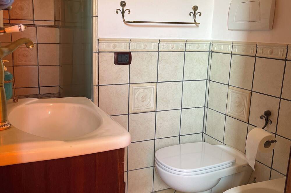 Italian-style sea-view cottage suspended between Sorrento and the Amalfi Coast in Torca, Neapel Provinz