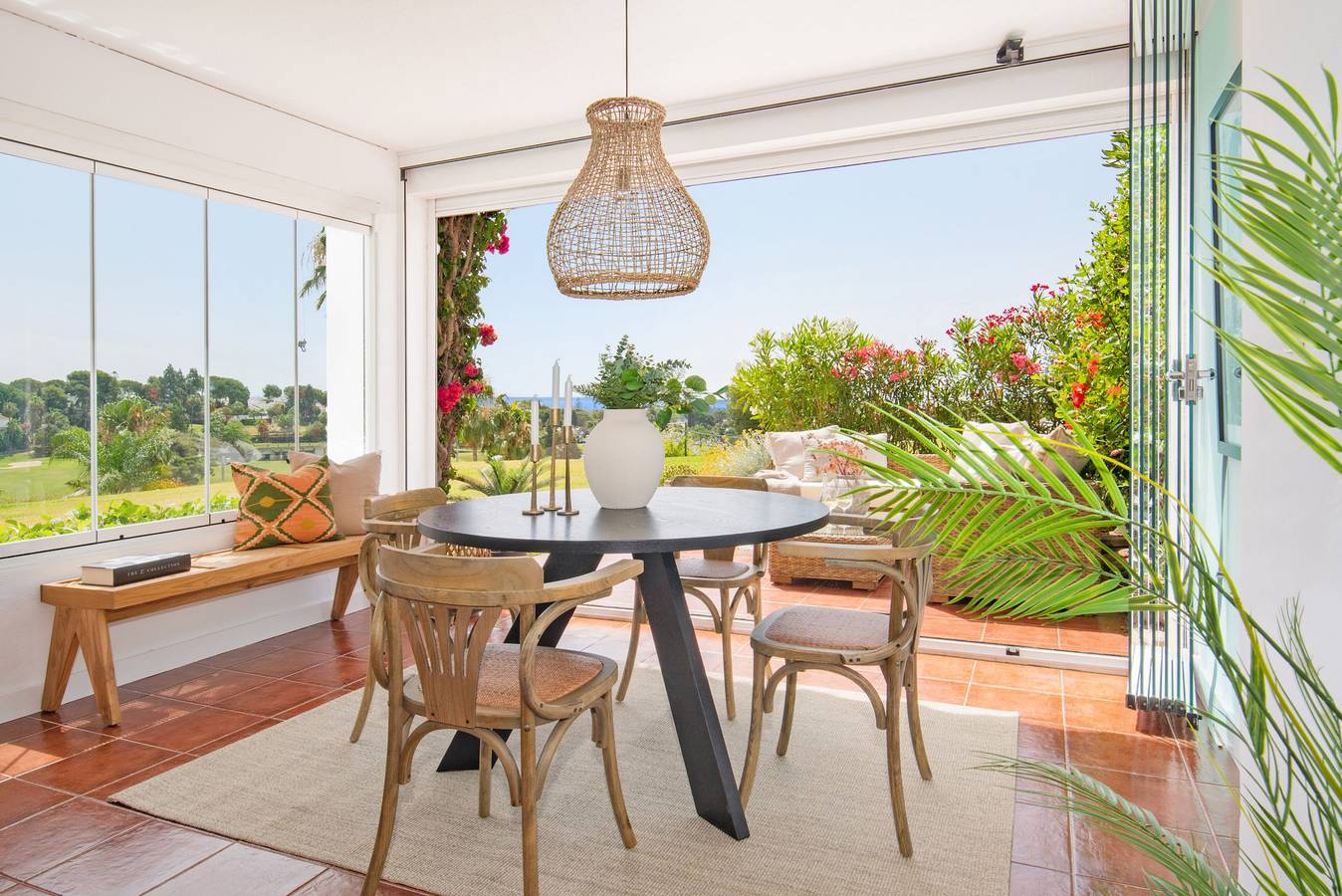 Entire apartment, Holiday apartment for 4 people with garden in Nueva Andalucia Golf Valley, Marbella