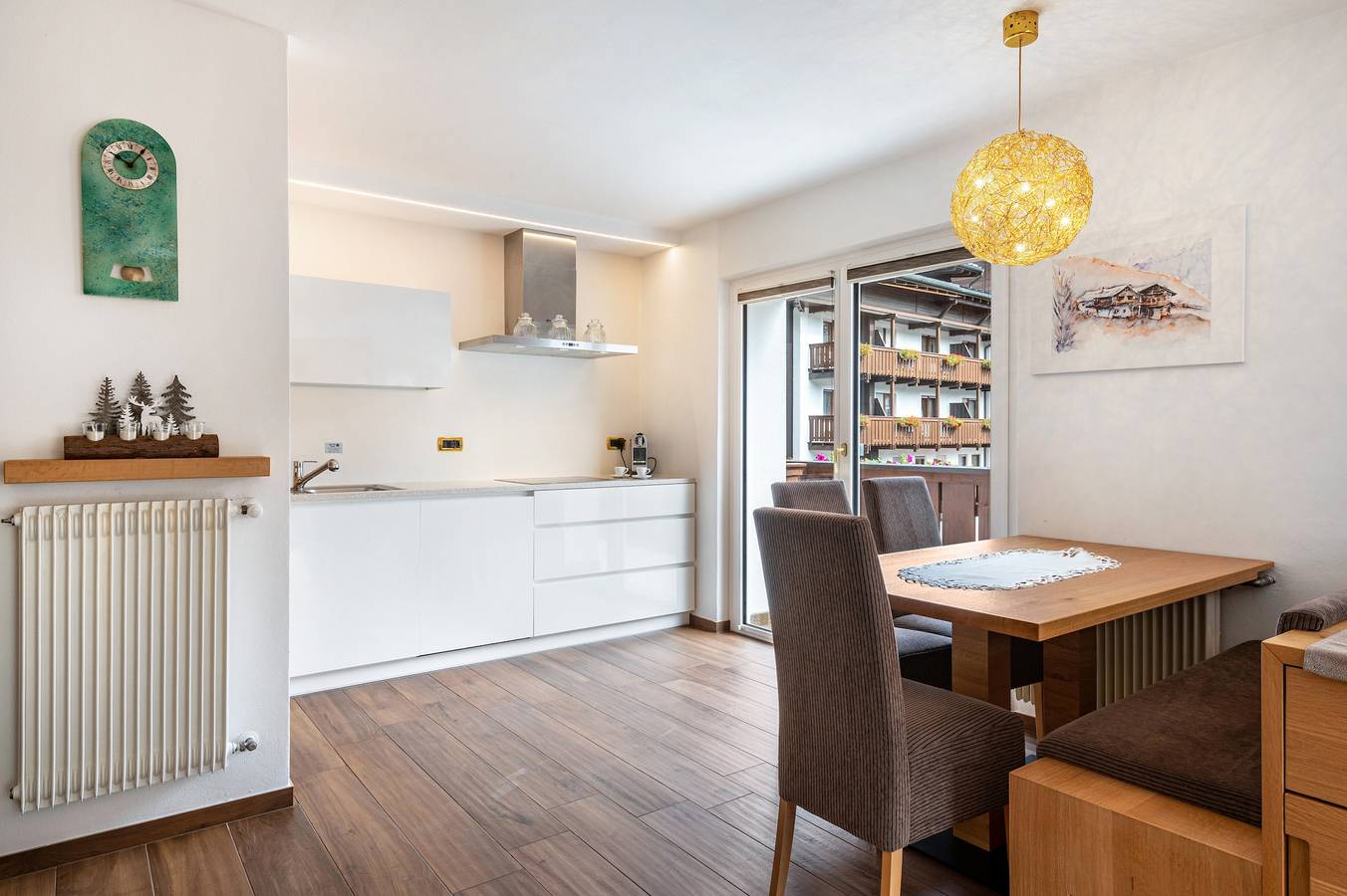 Ganze Wohnung, Ferienwohnung 'Mozart' mit Bergblick, Balkon und Wlan in Wolkenstein, Dolomiti Superski