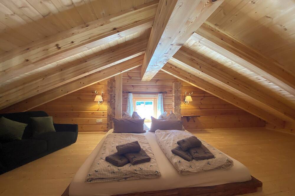 Luxury alpine hut with private wellness in Bad Sankt Leonhard im Lavanttal, Lavanttaler Alpen