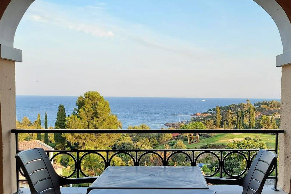 Ganze Wohnung, Studio 4 P Exceptional Sea View In Residence Pierre Et Vacances in Le Dramont, Saint-Raphaël