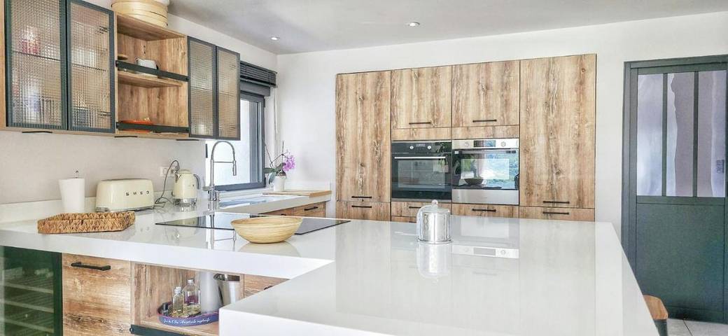 Location de vacances pour 11 personnes, avec piscine et terrasse à Roche-Saint-Secret-Béconne - 4