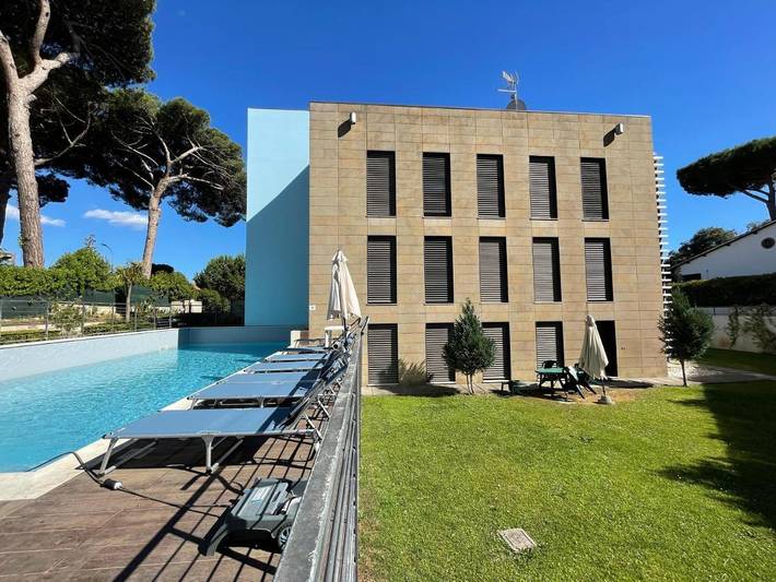 Attico per 4 persone, con Balcone e Terrazza nonché Giardino e Piscina a Pisa