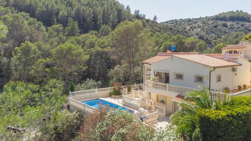 Casa rural para 8 personas, con vistas además de jardín y piscina en Orba - 4