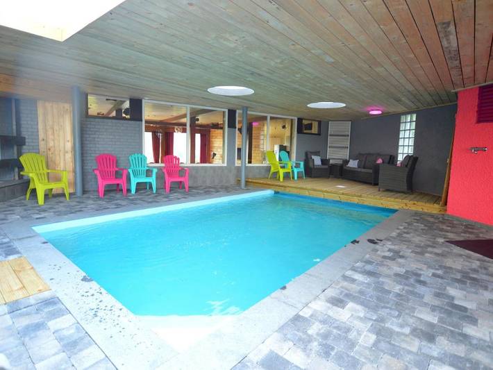 Maison de vacances pour 19 personnes, avec piscine et sauna ainsi que terrasse et jacuzzi