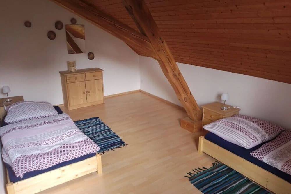 Ganze Wohnung, Ferienwohnung Linke Fewo \"Grünblick\" in Döben, Grimma