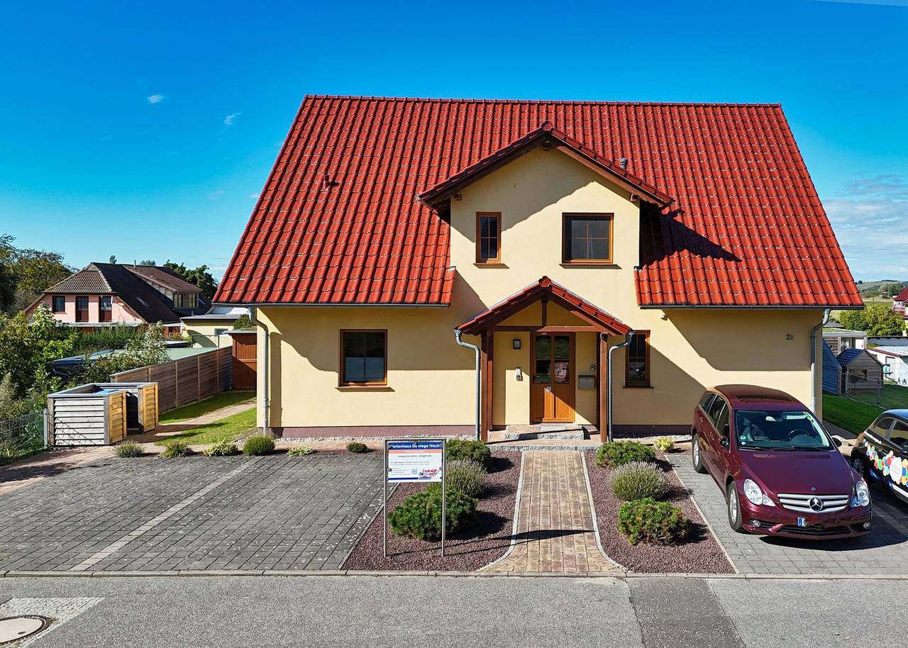 Ganze Wohnung, Schicke Fewo mit Terrasse, Schwimmbad&Sauna gratis - Haus De niege Wech Fewo 01 in Thiessow, Mönchgut