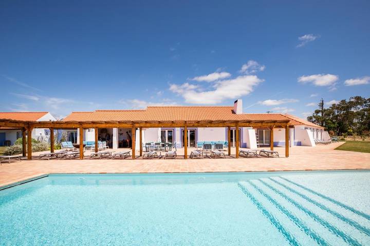 Maison d’hôte pour 12 personnes, avec jardin ainsi que vue et piscine à Porto Covo - 2
