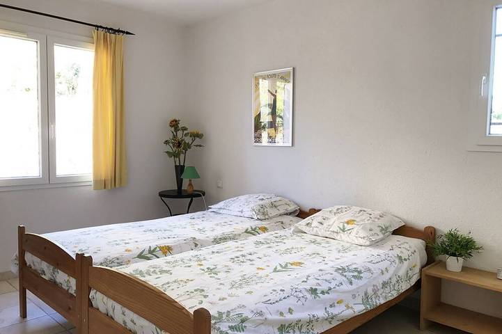 Location de vacances pour 8 personnes, avec terrasse et jardin à Montouliers - 4