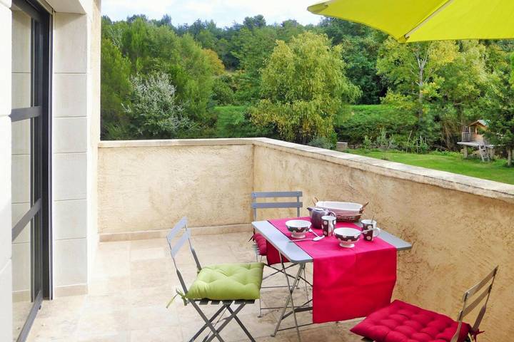 Ganze Wohnung, Zuhause in der Nähe des Pools in Malaucène in Malaucène, Parc naturel régional du Mont-Ventoux