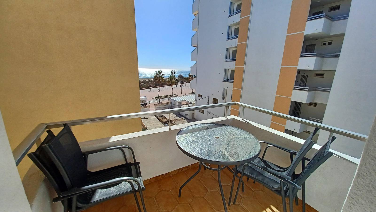 Ganze Wohnung, Ferienwohnung für 6 Personen mit Terrasse in Peñiscola, Costa del Azahar
