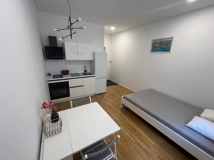 Ferienwohnung für 2 Personen, mit Garten in Ljubljana