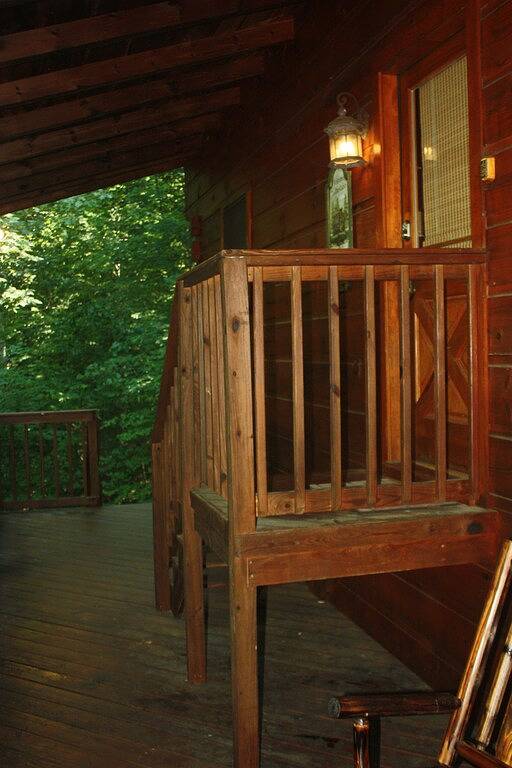 Über den Bäumen - Blockhaus - $ 130 pro Nacht in Sevierville, Sevier County
