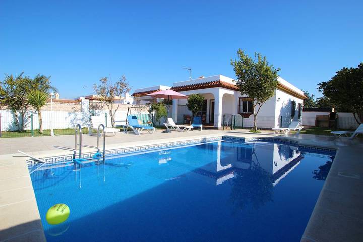 Casa de vacaciones para 6 personas, con piscina y jardín en 