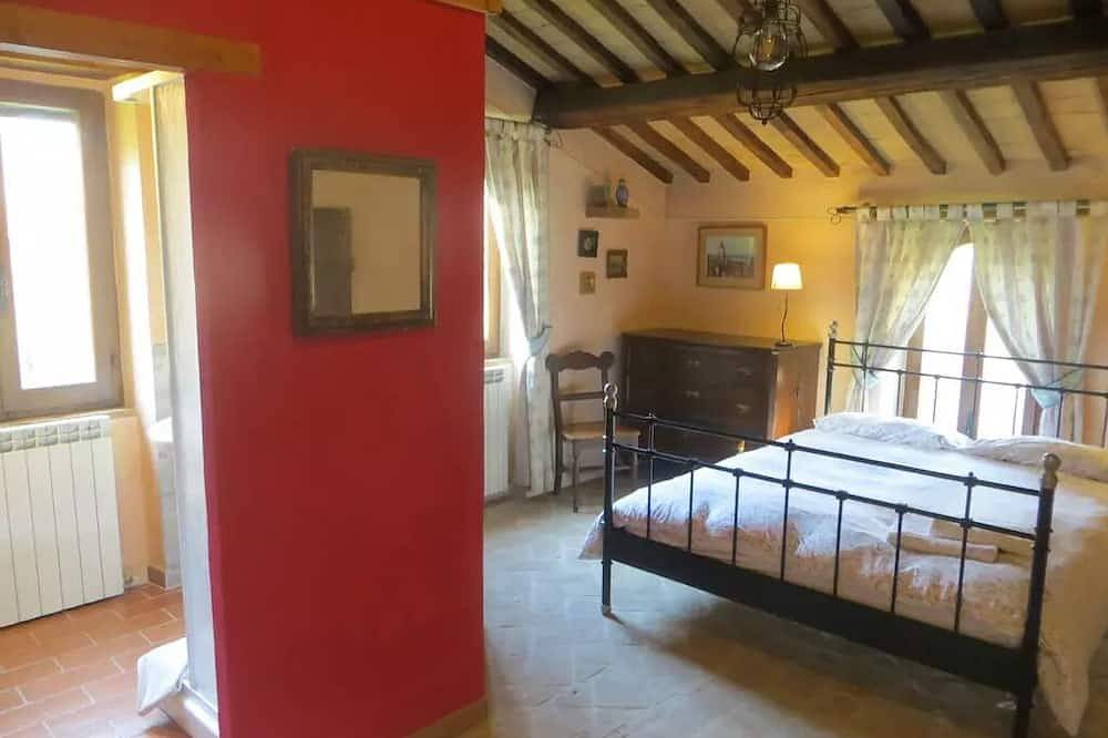 Rustikale Villa mit Pool direkt am Tiber gelegen in Umbertide, Valtiberina