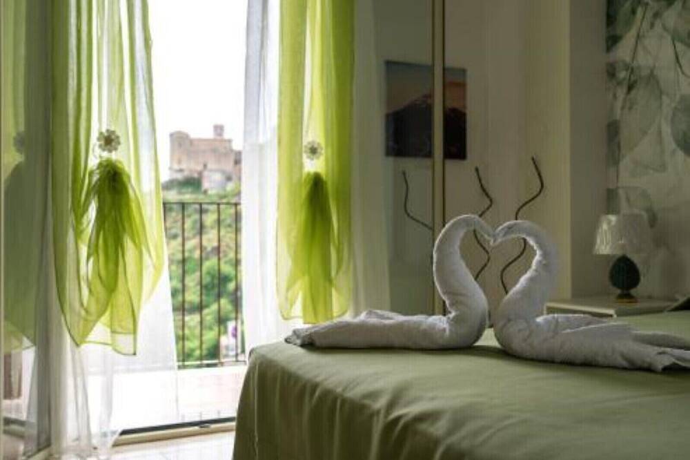 Entire apartment, Mirador Savoca in Savoca, Messina Province